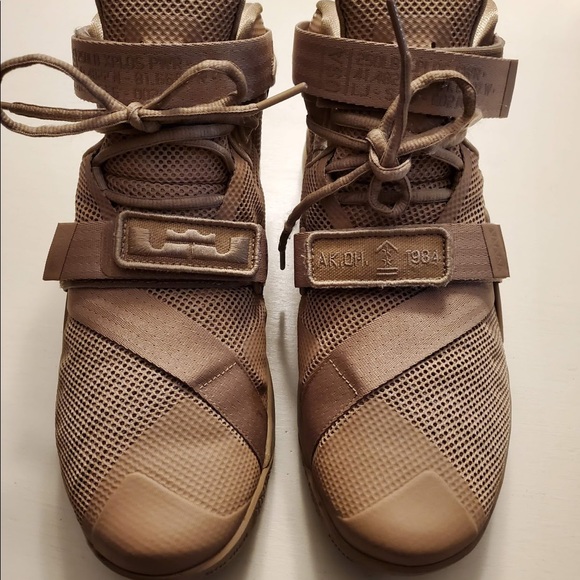 LEBRON SOLDIER IX DESERT CAMO - Picture 3 of 4